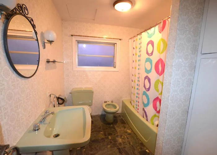 Centro De Lloret 8 People