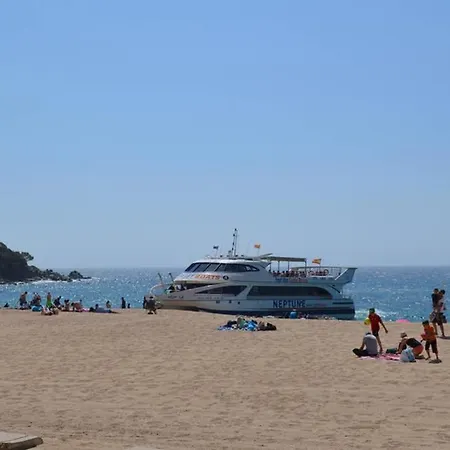 Centro De Lloret 8 People Apartment