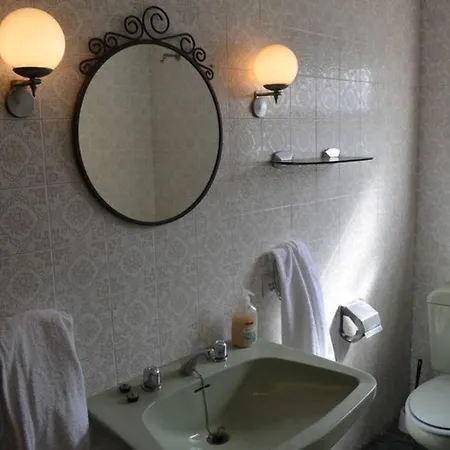 Centro De Lloret 8 People