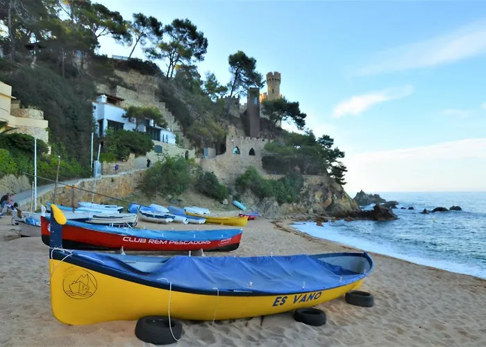 Centro De Lloret 8 People * يوريت دي مار